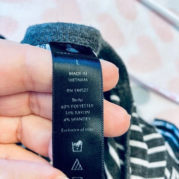 Yogalicious Striped Open Back Active T-Shirt‎ Large - Picture 8 of 11